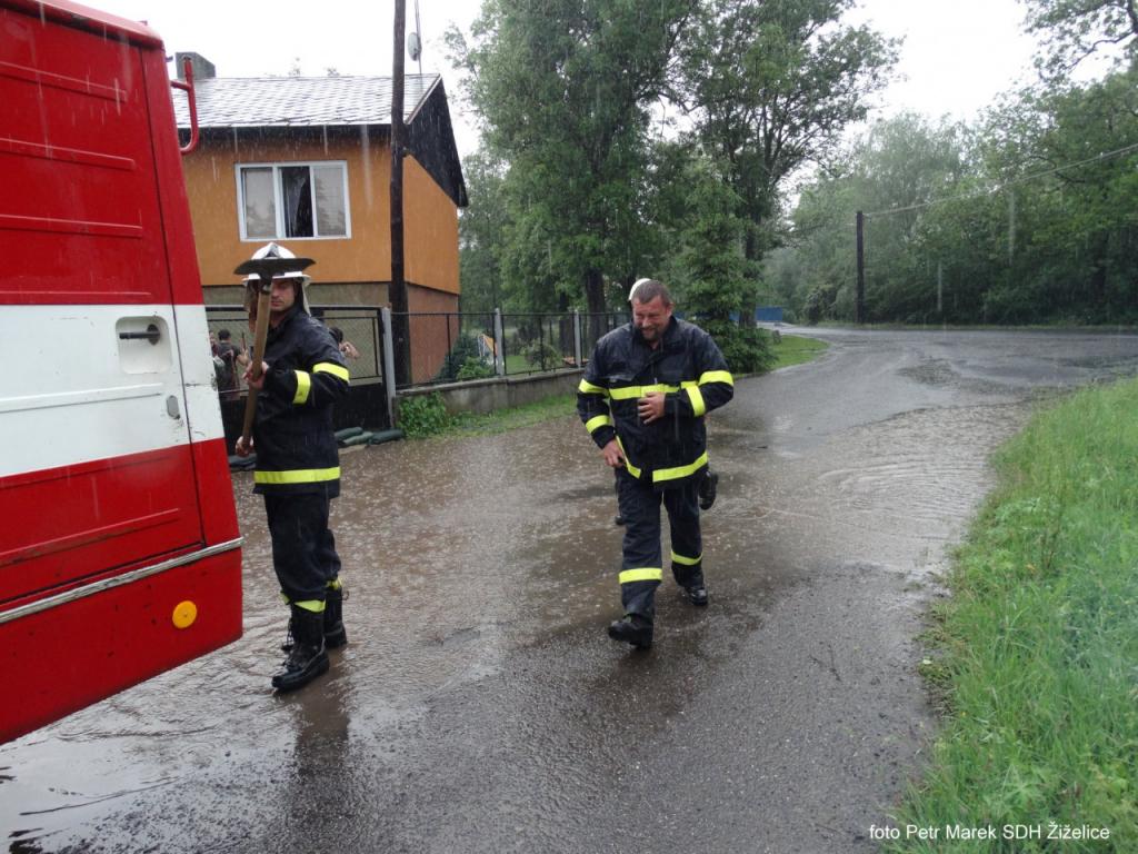 Technická pomoc JSDH Žiželice v&nbsp;Hořeticích - přívalové deště