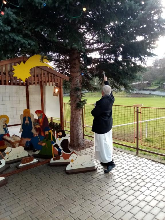 Žehnání a&nbsp;rozsvícení stromečku Žiželice
