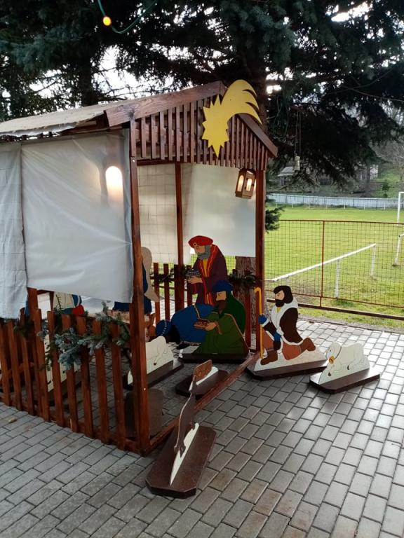 Žehnání a&nbsp;rozsvícení stromečku Žiželice