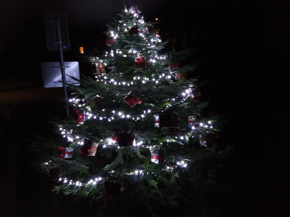 Rozsvícení a&nbsp;žehnání vánočního stromu Hořetice