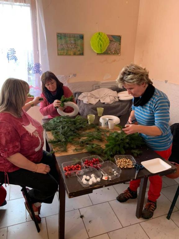 Adventní tvoření s&nbsp;Okrašlovacím spolkem