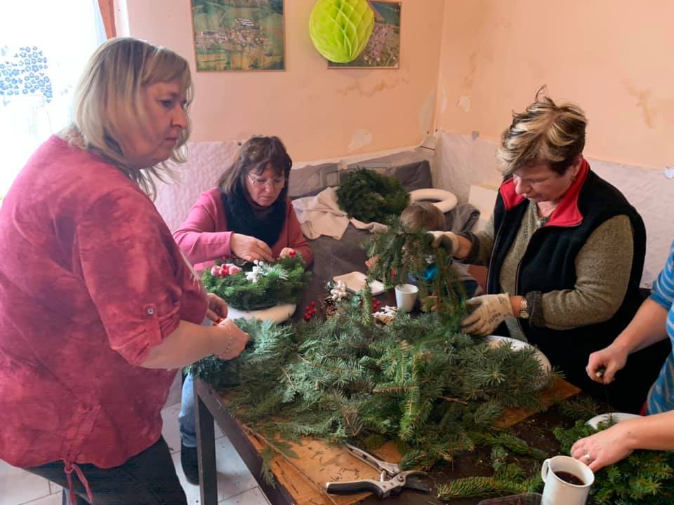 Adventní tvoření s&nbsp;Okrašlovacím spolkem