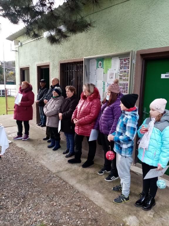 Žehnání a&nbsp;rozsvícení stromečku Žiželice