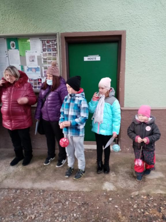 Žehnání a&nbsp;rozsvícení stromečku Žiželice