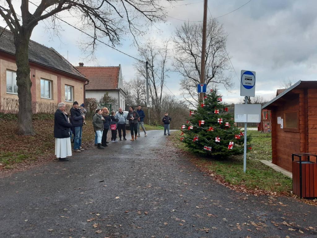 Rozsvícení a&nbsp;žehnání vánočního stromu Hořetice