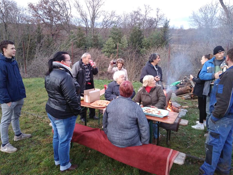 Rozsvícení a&nbsp;žehnání vánočního stromu Hořetice