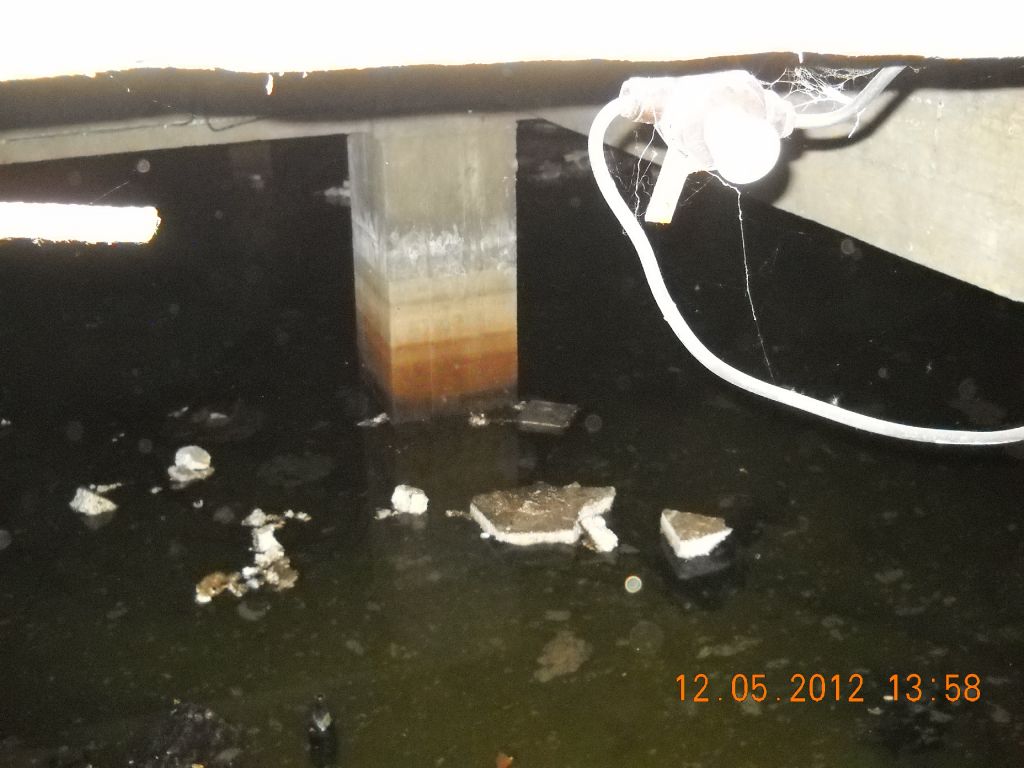 Čerpání vody sklepení Vysočany p.&nbsp;Hyhlan 12.5.2012