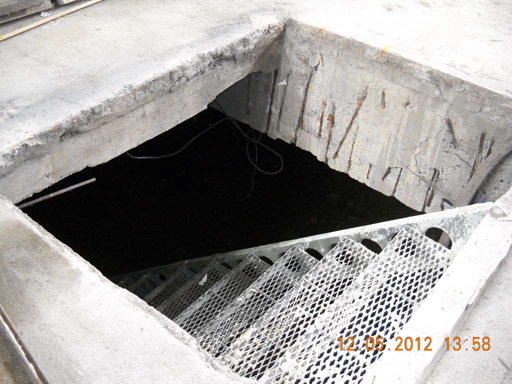 Čerpání vody sklepení Vysočany p.&nbsp;Hyhlan 12.5.2012