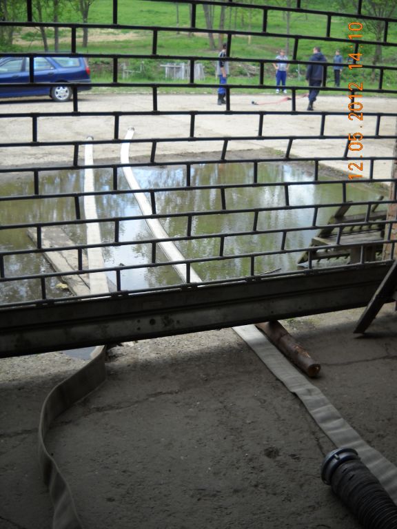 Čerpání vody sklepení Vysočany p.&nbsp;Hyhlan 12.5.2012