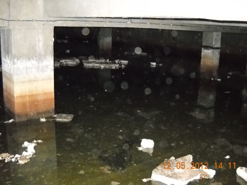 Čerpání vody sklepení Vysočany p.&nbsp;Hyhlan 12.5.2012