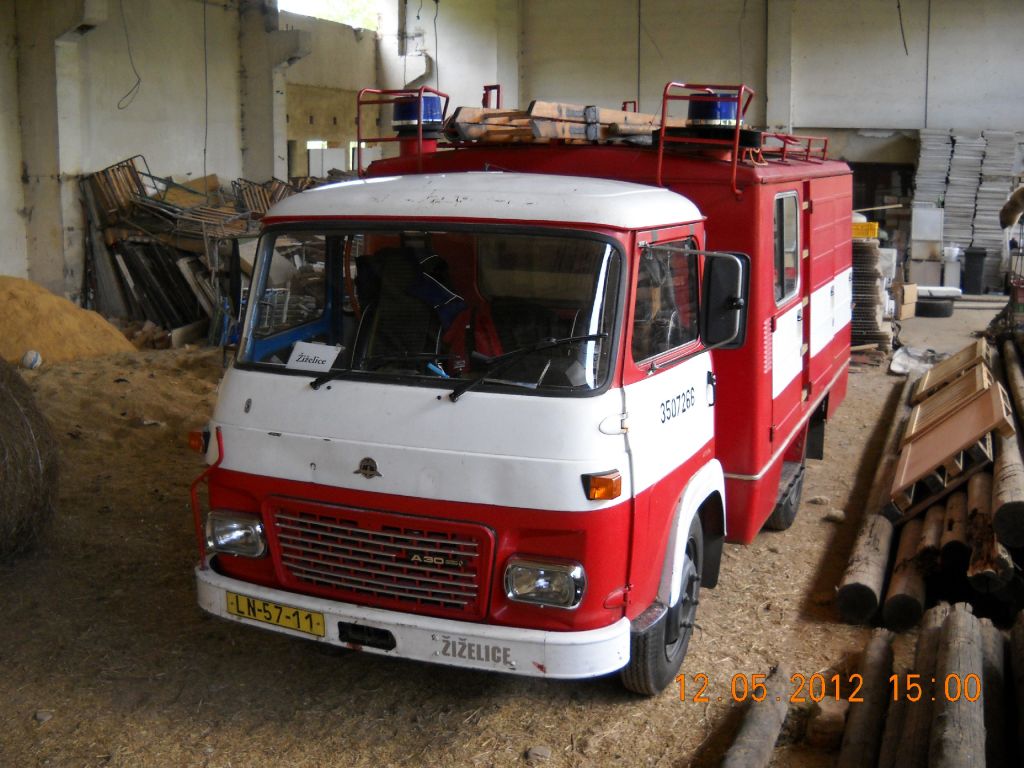 Čerpání vody sklepení Vysočany p.&nbsp;Hyhlan 12.5.2012