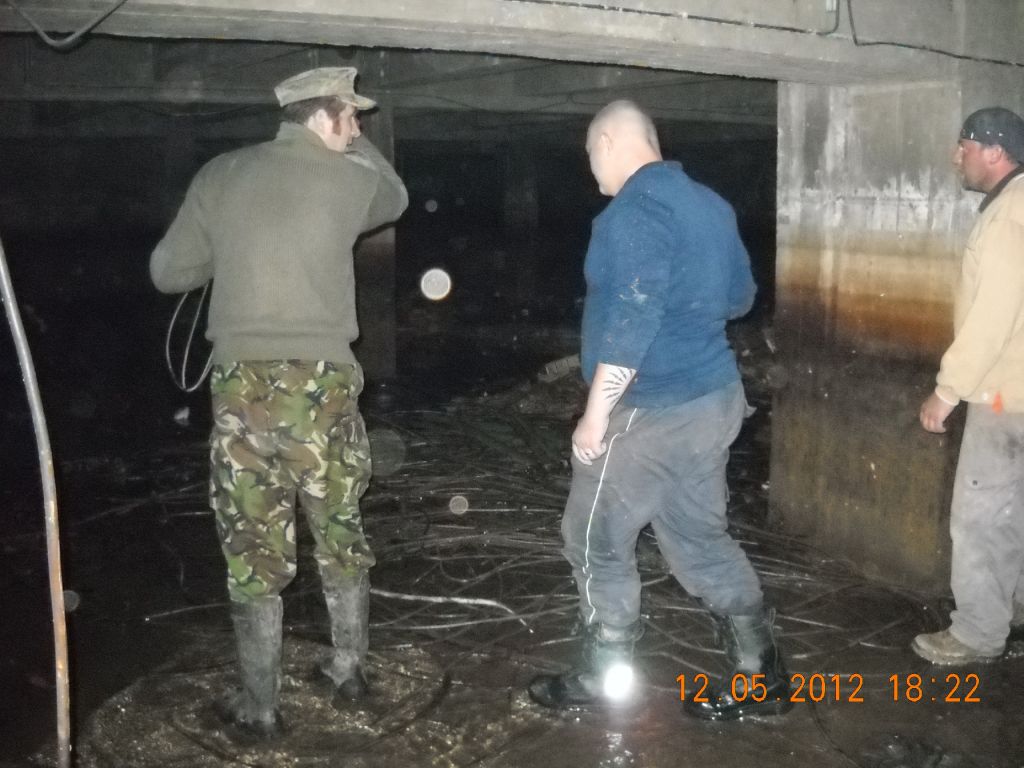 Čerpání vody sklepení Vysočany p.&nbsp;Hyhlan 12.5.2012