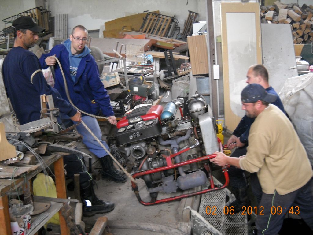 Čerpání vody sklepení Vysočany p.&nbsp;Hyhlan 12.5.2012