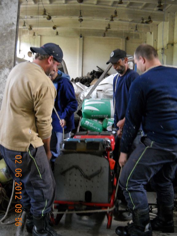 Čerpání vody sklepení Vysočany p.&nbsp;Hyhlan 12.5.2012