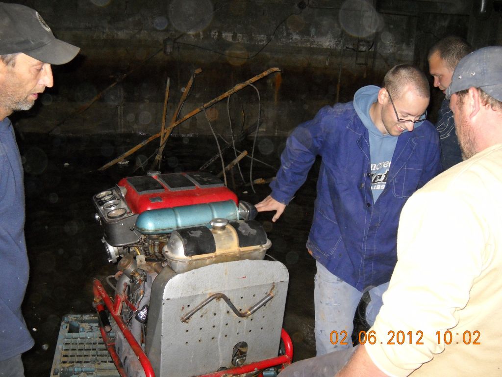 Čerpání vody sklepení Vysočany p.&nbsp;Hyhlan 12.5.2012