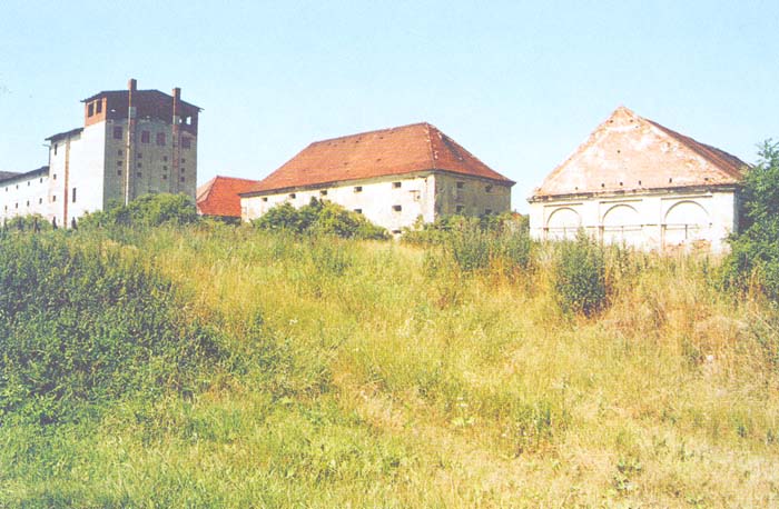 Hořetice - bývalý poplužní dvůr, později st. statek se sušičkou chmele 