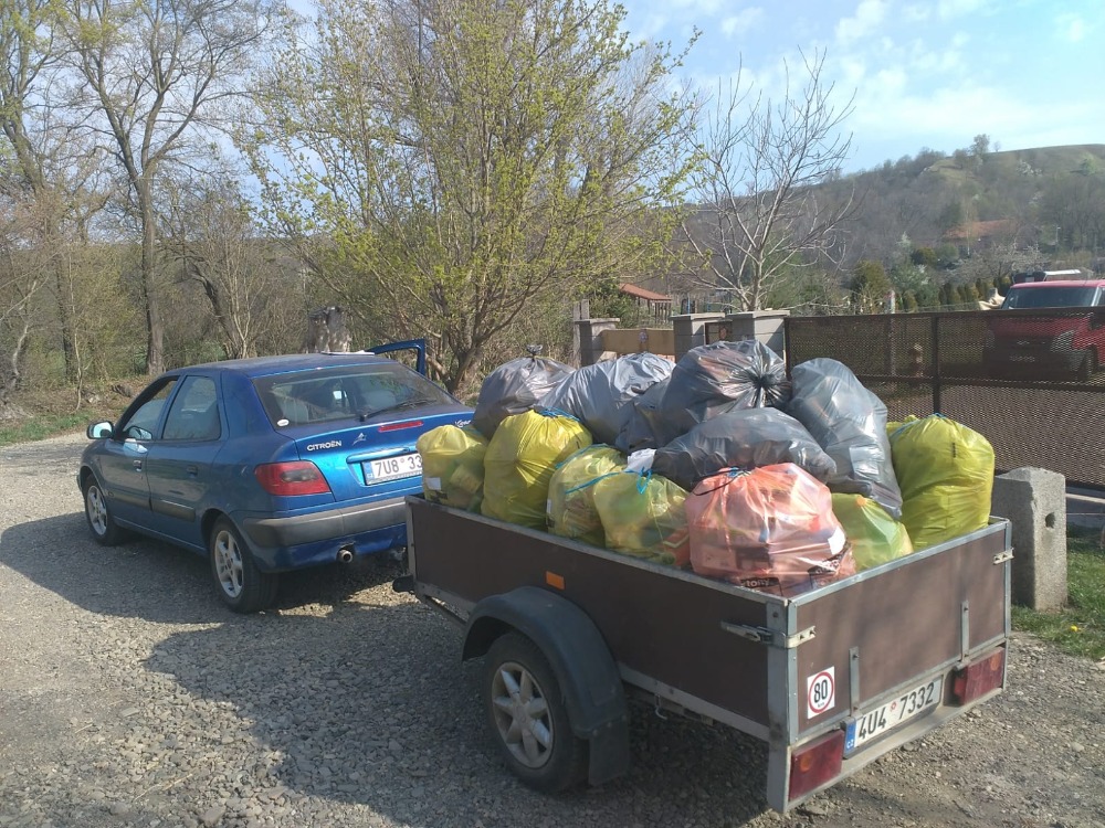 svoz pytlů s&nbsp;tříděným odpadem