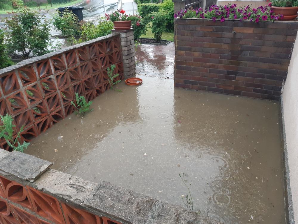 ucpaný kanál Žiželice