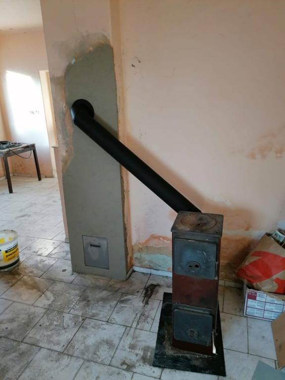 první z&nbsp;oprav klubovny ve&nbsp;Stroupči