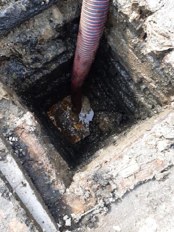 ucpaný kanál Žiželice