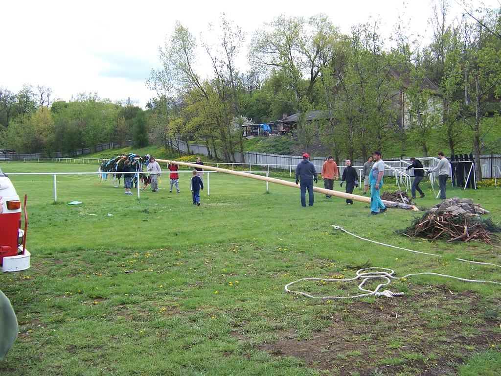 Stavění májky 2008