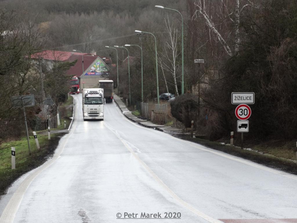 značky na&nbsp;silnici