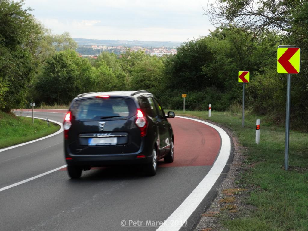 značky na&nbsp;silnici