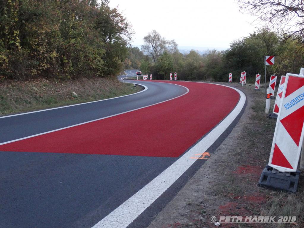 značky na&nbsp;silnici